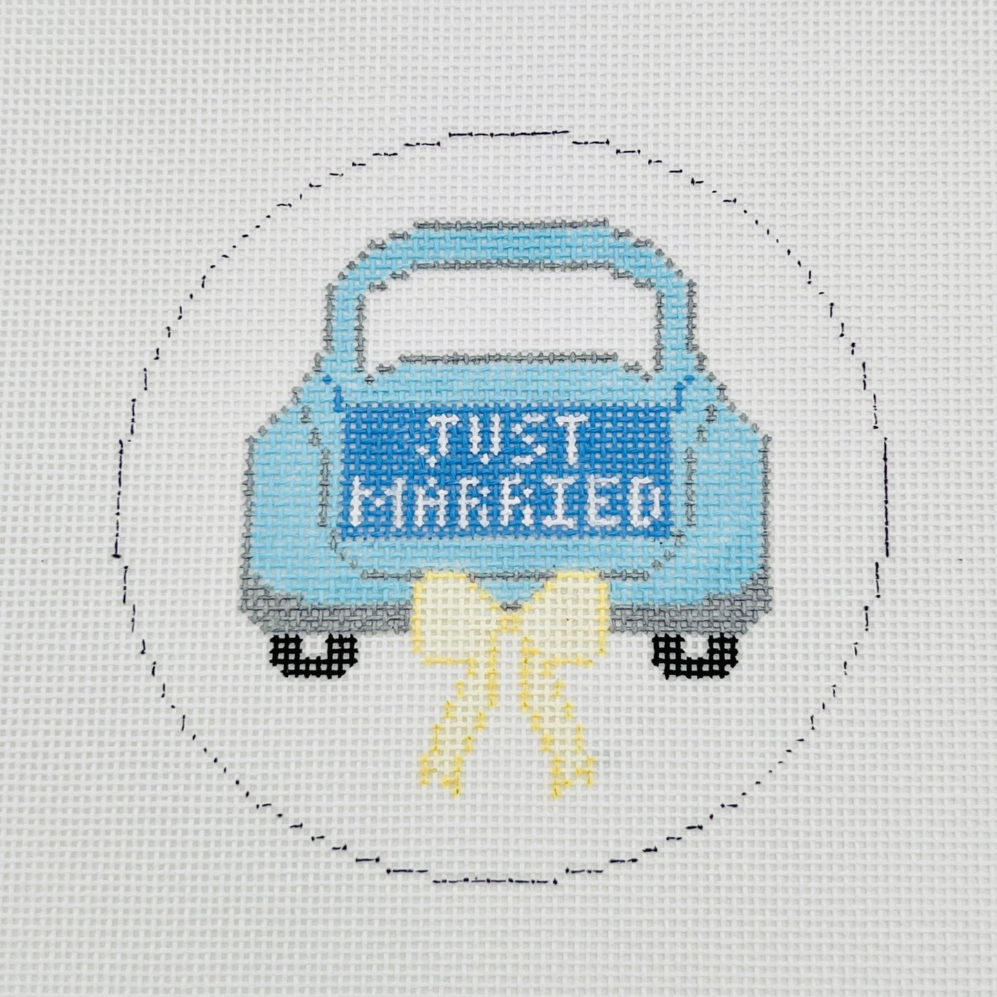 Just Married Car With Yellow Bow Round Needlepoint Canvas
