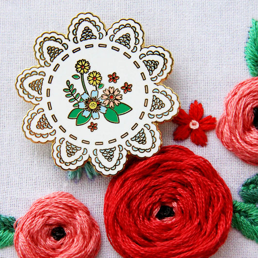 Vintage Floral Doily Needle Minder