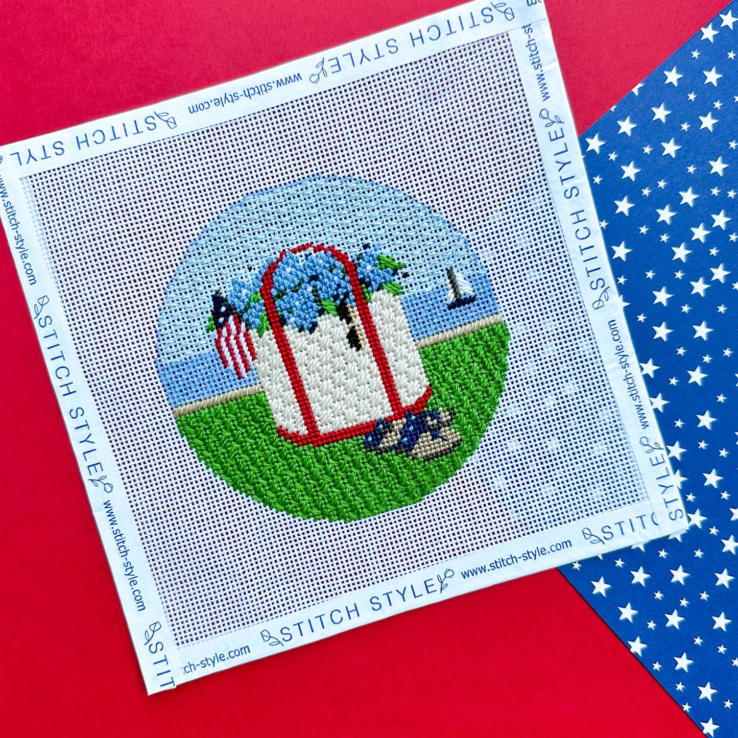 Patriotic Tote Bag Round Needlepoint Canvas & Stitch Guide